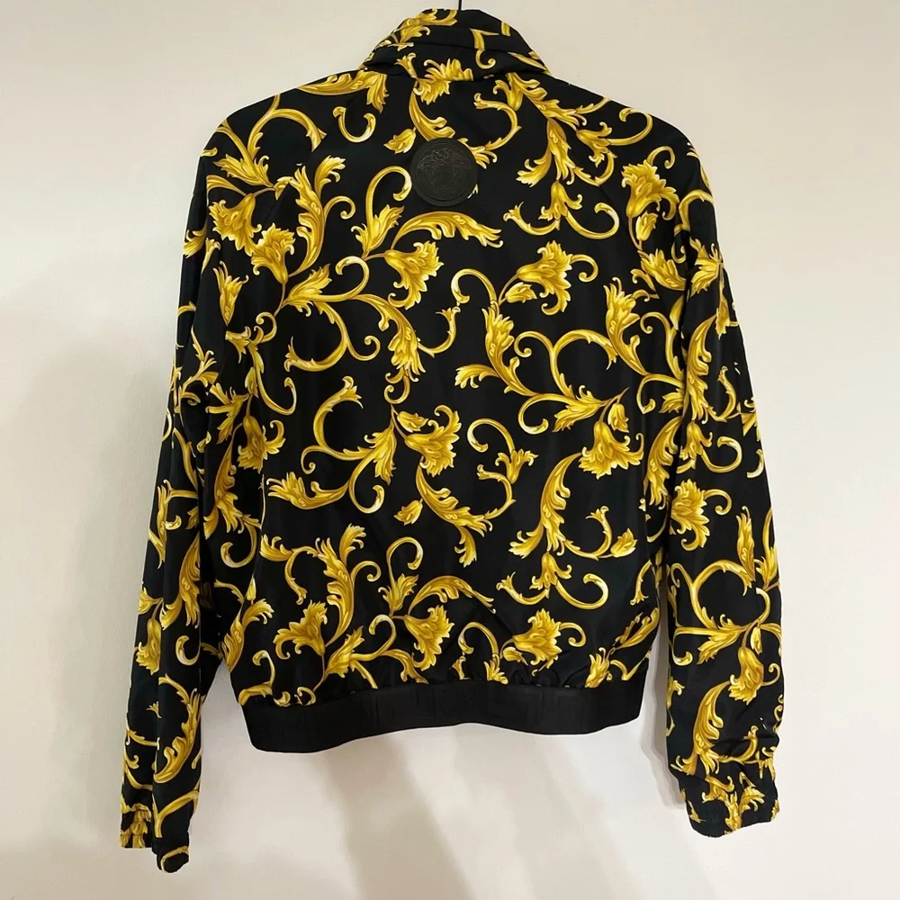 AUTHENTIC NEW VERSACE BOMBER JACKET 🔥With a attached Hoodie zip - Picture 3 of 16